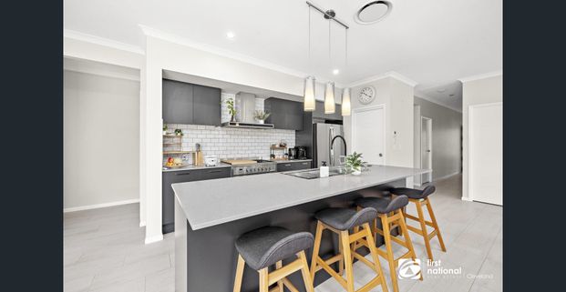 STUNNING FAMILY HOME IN BEAUTIFUL KINROSS ESTATE - Photo 1