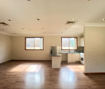 Spacious Family House In Ideal Location! - Photo 4