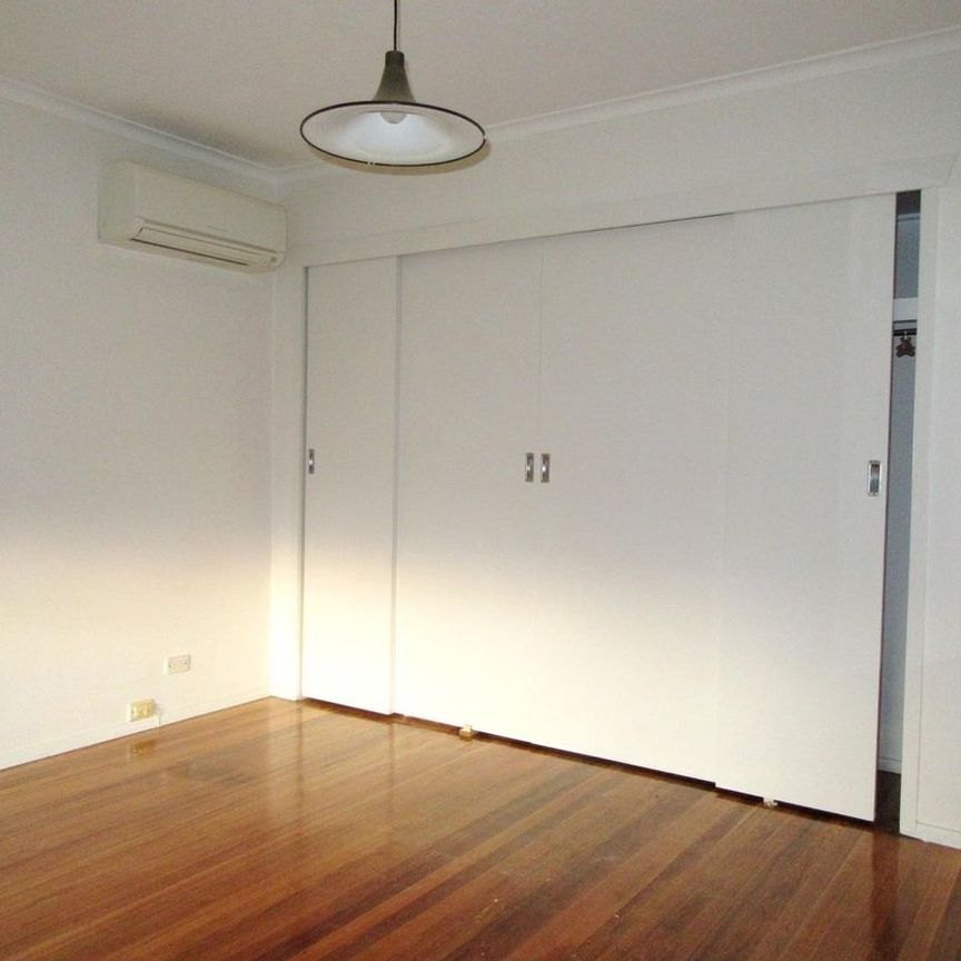 Thinking of selling? Contact our agent - Photo 1