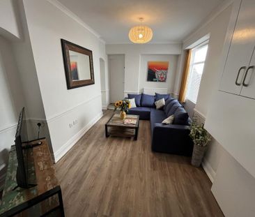 8 bedroom house to rent - Photo 1