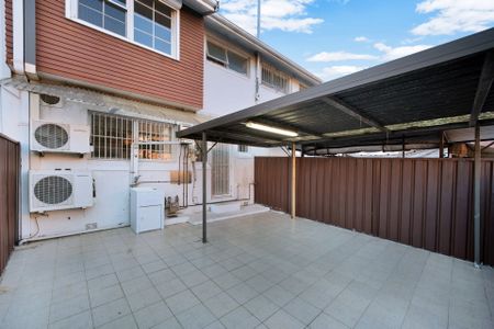 Well Presented Family Home - Photo 4