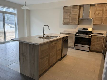 For Lease - 170 Lilac Circle, Haldimand, Ontario - Photo 4