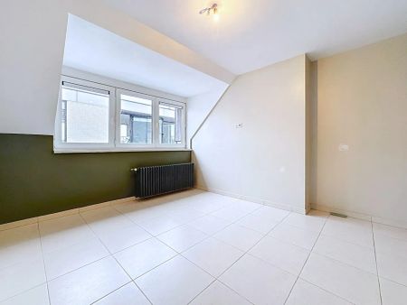 Appartement met 2 slaapkamers, ruim terras en garage te Koekelare - Photo 2