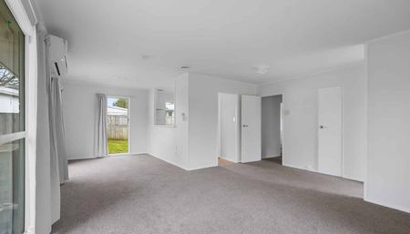 Charming 3-Bedroom Family Home - Photo 2