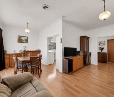 4 Bed, 2 baths, 2 living areas! - Photo 5
