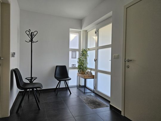 Open bebouwing met 3-4 slaapkamers, garage en tuin - Photo 1