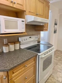 For Lease - 14 Greenfield Crescent, Whitby, Ontario - Photo 3