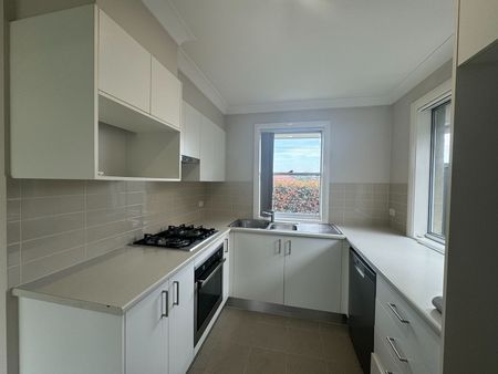 Perfect for Singles, Couples or Retirees ! - Photo 5