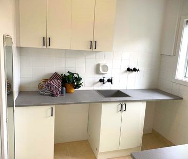 Hampton East - Photo 3