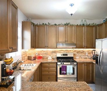 For Lease - 2475 Cedar Meadow Lane, Oakville, Ontario - Photo 2