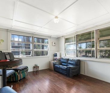 CHARMING HIGH-SET QUEENSLANDER WITH SPACE, CHARACTER & LIFESTYLE AP... - Photo 4