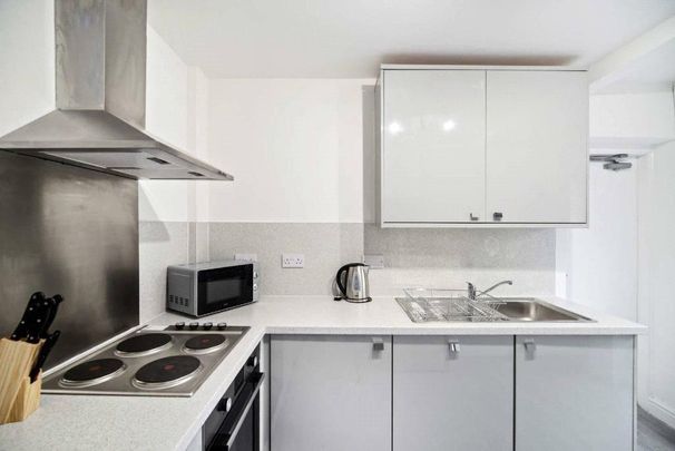 5 bedroom apartment to rent - Photo 1