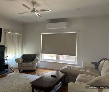 FOUR BEDROOM HOME - FULLY FURNISHED ! - Photo 1