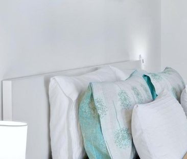 2 bedroom luxury Flat for rent in Nueva Andalucia, Andalusia - Photo 5