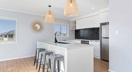 Modern living at the beach - Photo 3