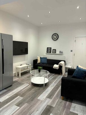 5 bedroom house to rent - Photo 1