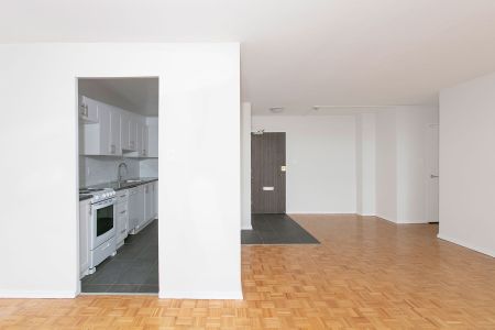 For Lease - 6200 Bathurst Street Unit# 101, Toronto, Ontario - Photo 2