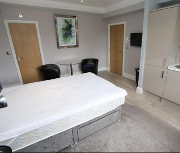 Studio to rent - Photo 3