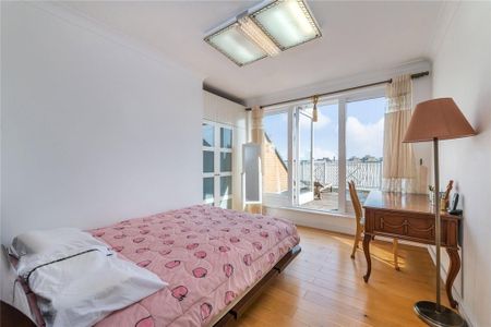 3 bedroom flat to rent - Photo 4