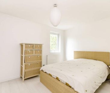 2 bedroom maisonette to rent - Photo 4