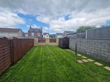 3 bedroom detached house to rent - Photo 5