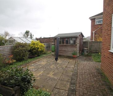 2 bedroom flat to rent - Photo 2