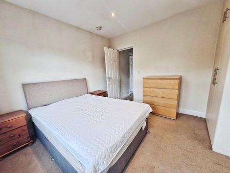 3 bedroom apartment to rent - Photo 2