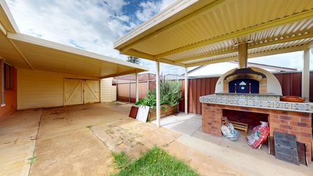 Quiet Street, Big Lifestyle - Photo 4