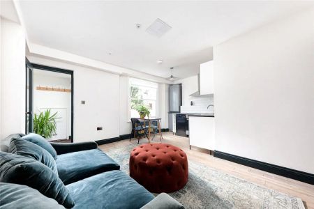 1 bedroom flat in Islington - Photo 2