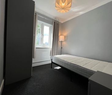 Room in a Shared House, Tunnel Avenue, SE10 - Photo 2