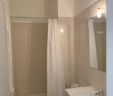 Location Appartement 2 pièces 38m² MARSEILLE 5ème - Photo 5