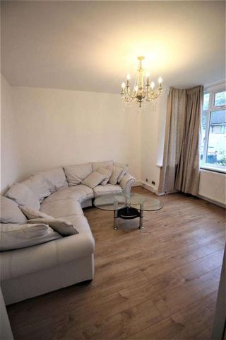 Garratt Road, Edgware, HA8 - Photo 5