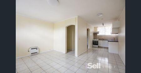 Comfortable Living with a Private Courtyard - Photo 2