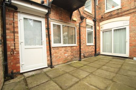 1 bed ground floor flat to rent in Daneshill Road, Leicester, LE3 - Photo 2