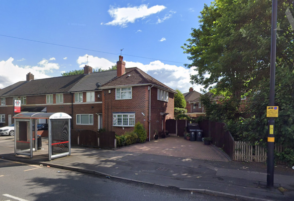 3 bedroom end of terrace house to rent - Photo 1