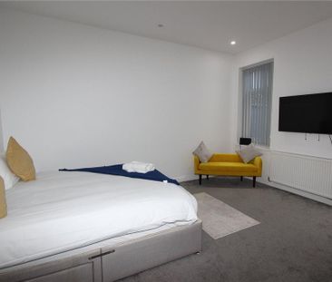 3 bedroom terraced house to rent - Photo 2