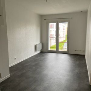 A LOUER STUDIO 20M2 très bon état - PROCHE ISEN ET FACS - Photo 2