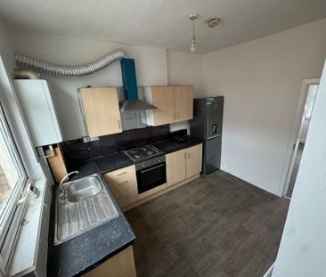 2 bedroom terraced house to rent - Photo 3
