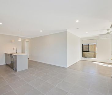 Spacious 4 Bedroom Home in Morayfield - Photo 6