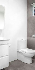 Modern Home in a Quiet, Leafy Setting - Photo 4