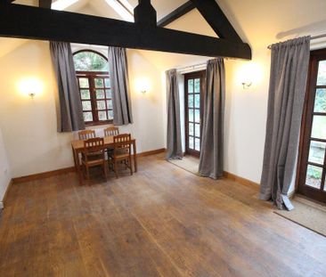 2 bedroom terraced house to rent - Photo 4