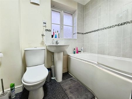 4 bedroom house to rent Earles Gardens, Norwich, NR4 - Photo 5