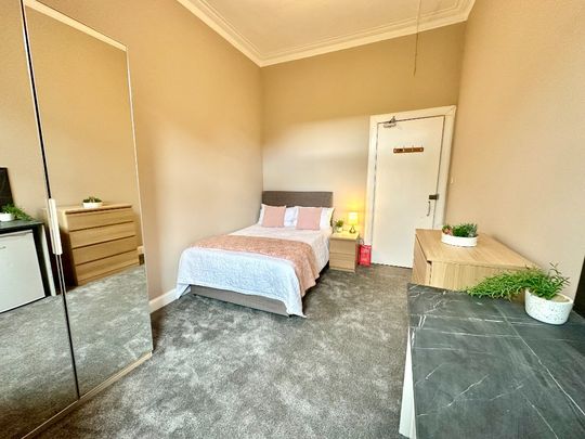 Queens Drive (Room 4), Queens Park, Glasgow, G42 8QN - Photo 1