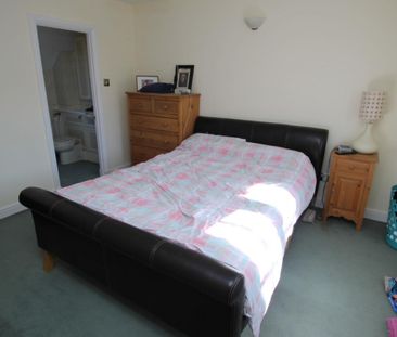 Moatfields, Colchester - Photo 6