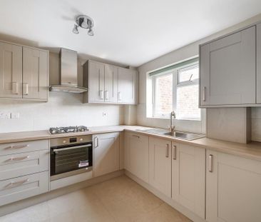 3 bedroom apartment to rent - Photo 2