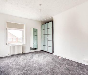 2 bedroom end of terrace house to rent - Photo 3