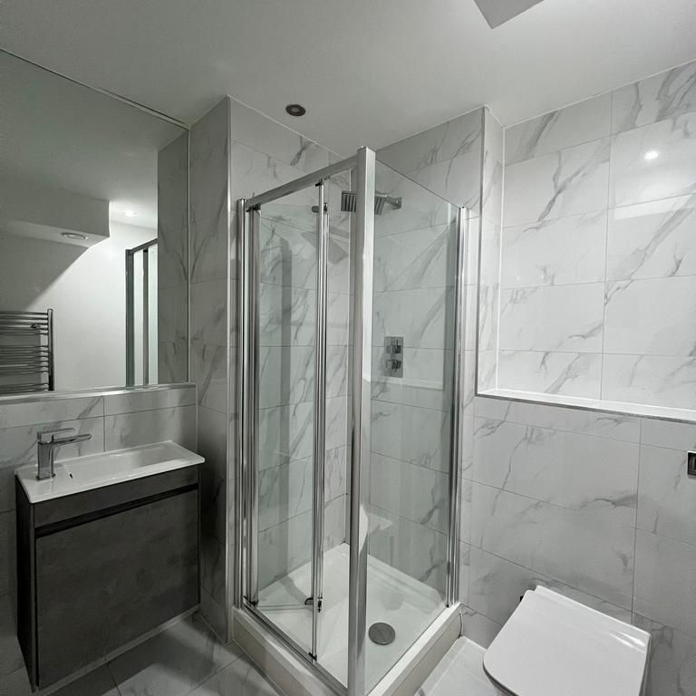 1 bedroom in a flat share to rent - Photo 1