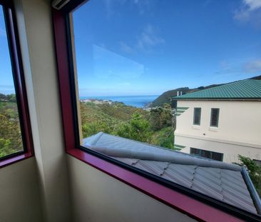 Spacious 5-Bedroom Home with Stunning Ocean Views – 17 Jordan Stree... - Photo 2