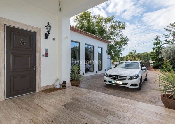 Villa for long term rent in Moraira