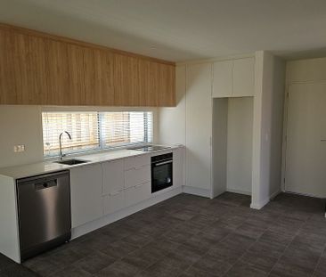 Modern 3BR Townhouse in Hoon Hay! - Photo 5